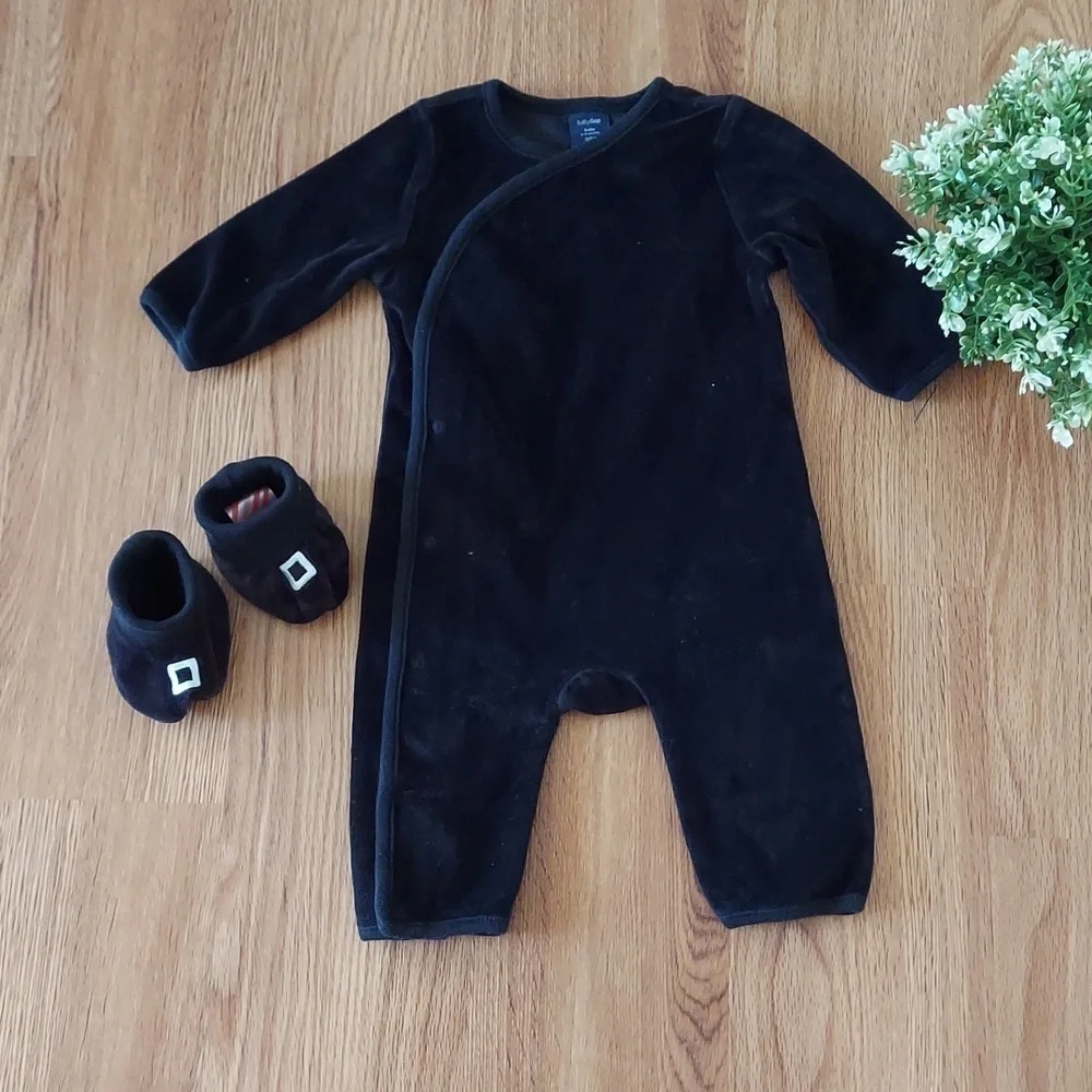 Baby Gap outfit Size 3-6 M